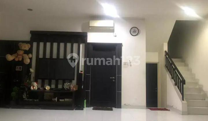 Dijual Rumah di Golf Lake Residence Cengkareng 2 Lantai 4 Kamar Tidur 2