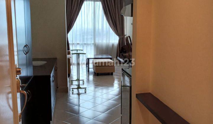 Sewa Apartemen Batavia 1 Bedroom Lantai Tengah Full Furnished 2