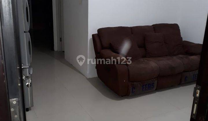 Sewa Apartemen Cosmo Mansion 1 Bedroom Lantai Tengah Semi Furnished 2