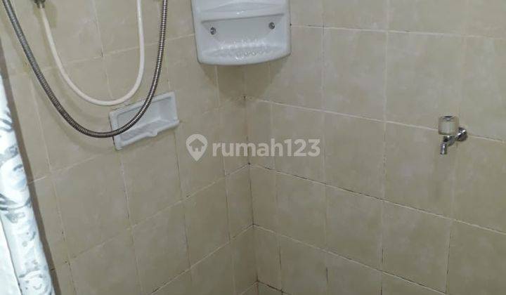 Sewa Apartemen Cosmo Mansion 1 Bedroom Lantai Tengah Semi Furnished 2