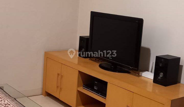 Disewakan Apartemen Cosmo Residence 1 Bedroom Lantai Tengah Furnished 2