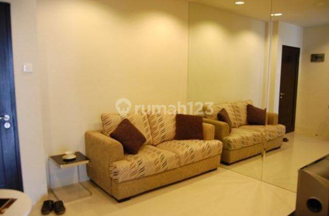 Disewakan Apartemen Cosmo Mansion 1 Bedroom Lantai Tengah Furnished 2