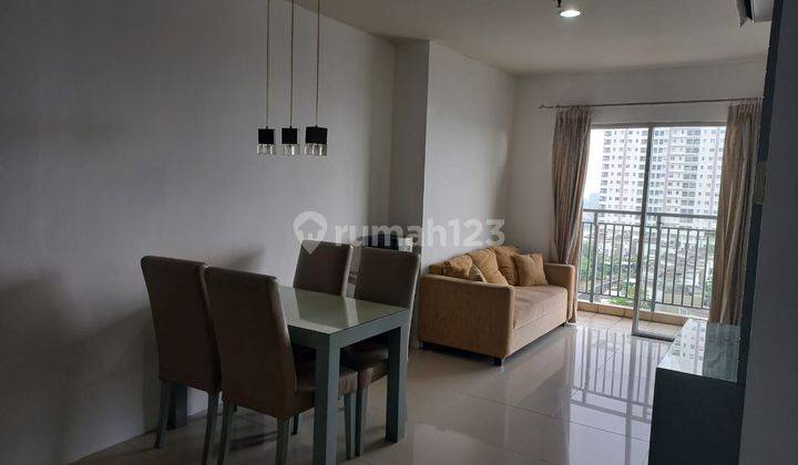 Disewakan Apartemen Cosmo Mansion 3 Bedroom Lantai Tengah Furnished 1