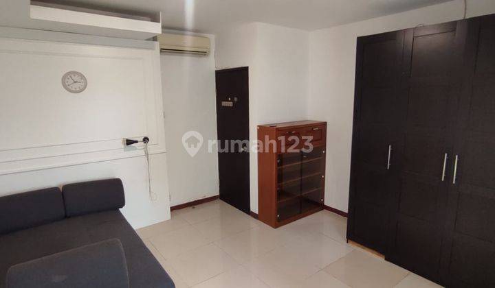 Disewakan Apartemen Cosmo Residence 2 Bedroom Lantai Tinggi Furnished 2