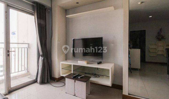 Disewakan Apartemen Cosmo Mansion 2 Bedroom Lantai Tengah Furnished 2