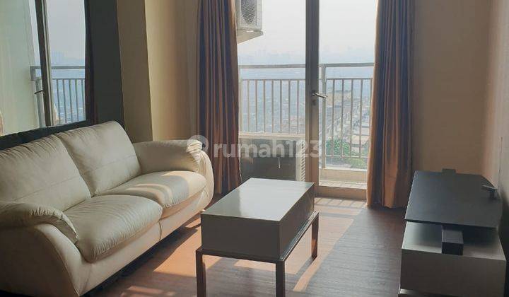 Disewakan Apartemen Cosmo Residence 3 Bedroom Lantai Tengah Furnished 1