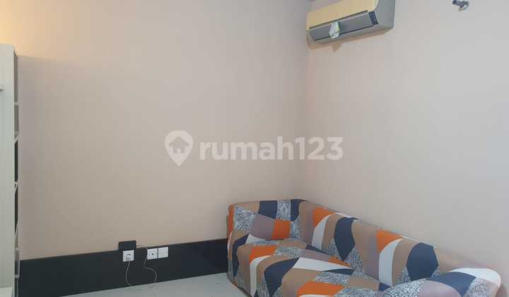 Disewakan 1 Bedroom Apartemen Cosmo Mansion Furnish Lantai Rendah 2