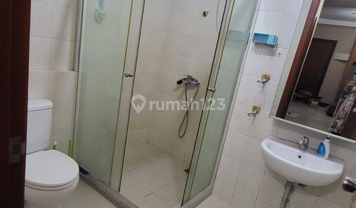 Sewa Apartemen Thamrin Residence 2 Bedroom Lantai Tengah Furnished 2