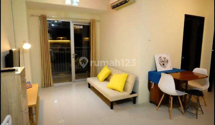 Sewa Apartemen Cosmo Residence 2 Bedroom Lantai Tinggi Furnished 2