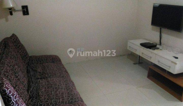 Disewakan Apartemen Cosmo Mansion 1 Bedroom Lantai Sedang 1