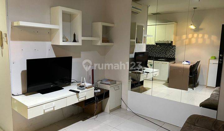 Disewakan Apartemen Cosmo Mansion 1 Bedroom Lantai Tinggi 1