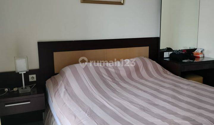 Sewa Apartemen Cosmo Mansion 1 Bedroom Lantai Tengah Furnished 2