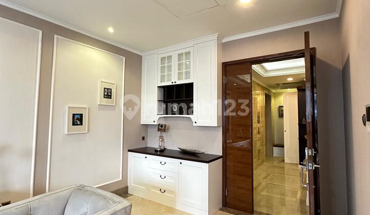 Sewa 3 Bedrooms Apartemen District 8 Senopati Furnish 2