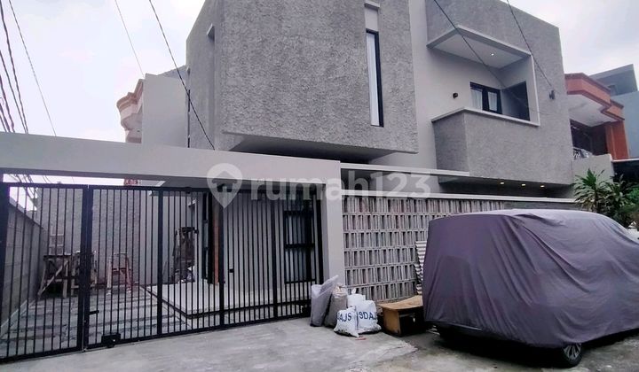 Nice House... B New.... Still New.. Fresh.. Beautiful... !!!! Wide Front Road Suitable for Office and Residence