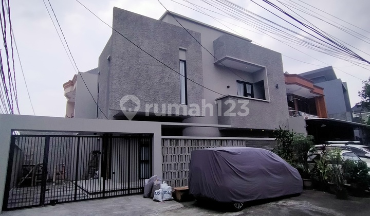Nice House... B New.... Still New.. Fresh.. Beautiful... !!!! Wide Front Road Suitable for Office and Residence