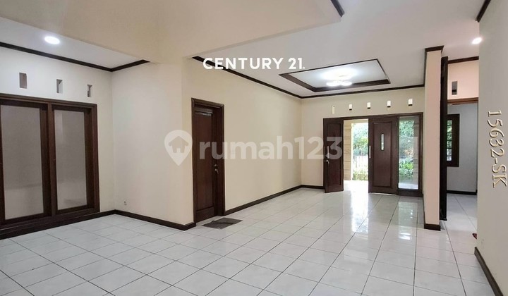 Dijual Rumah 2 Lantai Depan Taman di Lebak Bulus 2