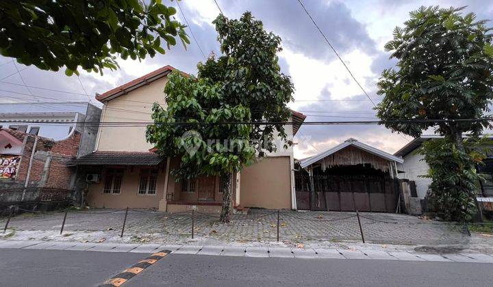 Rumah  2 lantai dengan lokasi bagus dekat dengan sekolah internasional 1