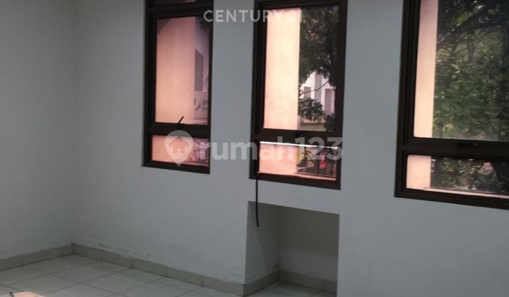 2-Story Ready-to-Use Shop House for Sale in Menteng Central Shop House Complex 2