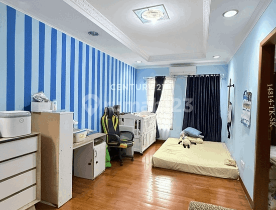 For Sale 3-Story House in Strategic Location at Radio Dalam, South Jakarta 2