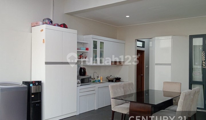 Ready-to-Occupy House for Sale in Green Serpong Bintaro 2