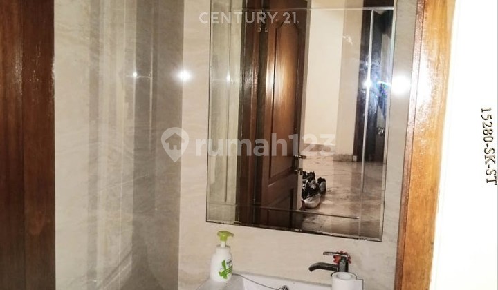 Dijual Rumah dengan Tanah Luas Dalam Komplek Ekslusif di Sektor 9 2
