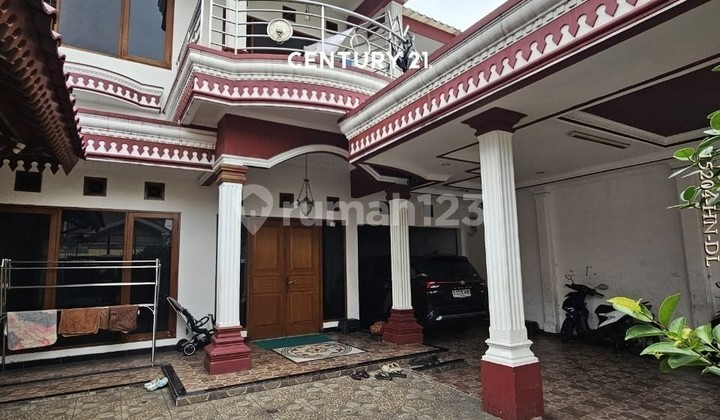 Dijual Rumah 2 Lantai Siap Huni Lokasi Strategis di Kebon Jeruk
