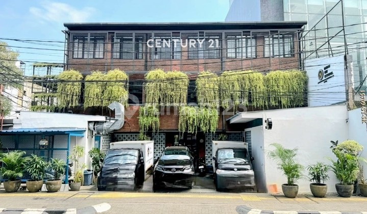 Dijual Gedung 3 Lantai Lokasi Strategis di Jakarta Selatan