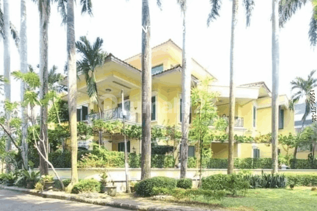 Dijual Rumah Posisi Hook dan Row Jalan Lebar di Sektor 9 Bintaro