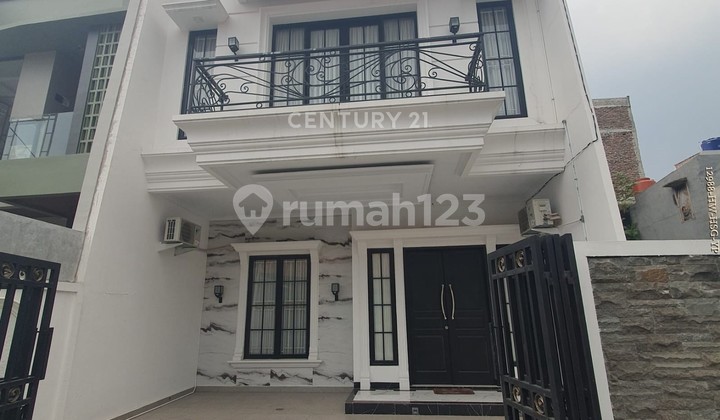 For Sale 2-Story Ready-to-Occupy House in Jagakarsa