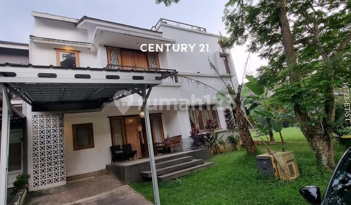 Rumah Luas Asri Bagus Dijual Murah di The Green Bsd