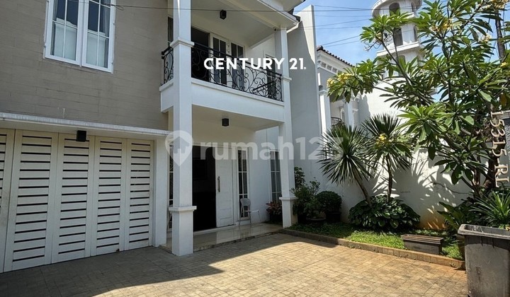 Dijual Rumah Siap Huni di Pejaten Jaksel Ada Kolam Renang