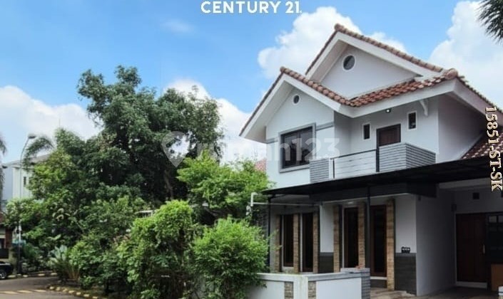 Dijual Rumah Posisi Hook dengan Lokasi Strategis di Sektor 9