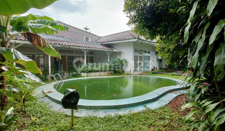 Rumah Hitung Tanah di Kemang, Jakarta Selatan