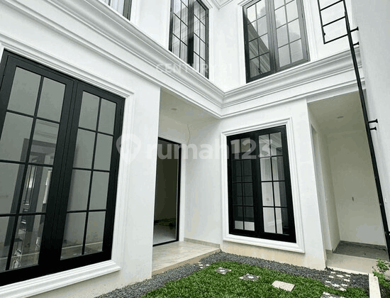 Hunian Mewah dengan Ruang Kerja Eksklusif untuk Gaya Hidup Modern Hunian Mewah dengan Ruang Kerja Eksklusif untuk Gaya Hidup Modern