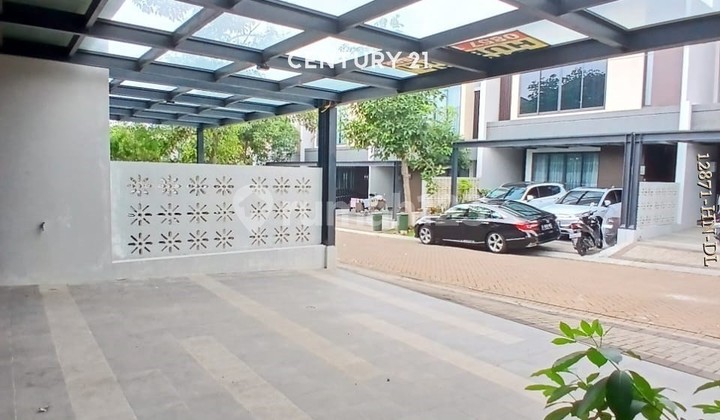 Ready-to-Occupy House, Hook Position at Discovery Amore in Bintaro Sector 9. 2