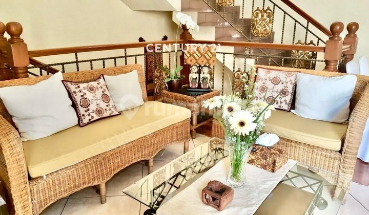 Two-Front House with Access for 2 Cars for Sale at NJOP Price in Tebet 2