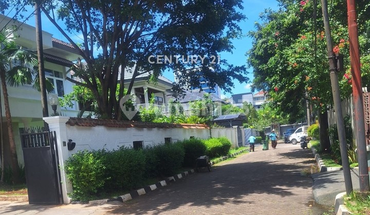 Dijual atau Disewakan Rumah dengan Tanah Luas Dipangeran Antasari