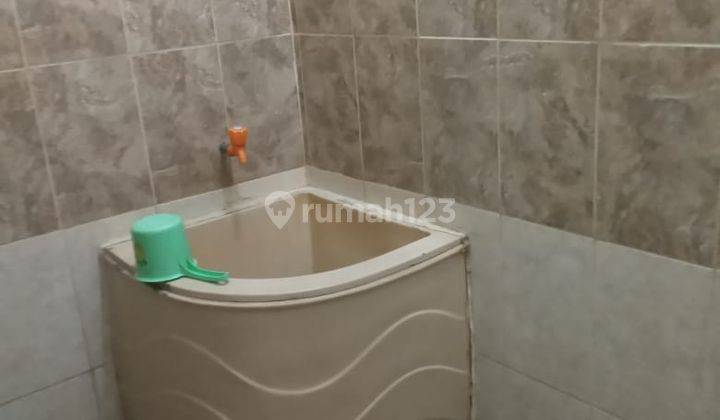 Hunian 2 lantai cakep murah nyaman komplek Pelni Depok  8