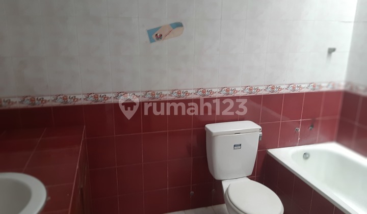 Rumah siap huni bisa sbg kantor atau gudang di Raya Bogor.    3
