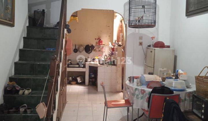 dapur rumah 2 lantai siap huni