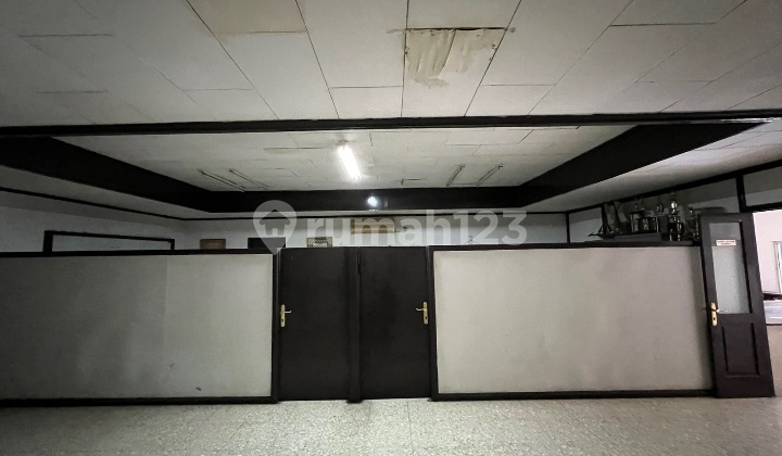 Rumah tua di bawah NJOP di Warung Buncit Jakarta Selatan Rumah tua di bawah NJOP di Warung Buncit Jakarta Selatan