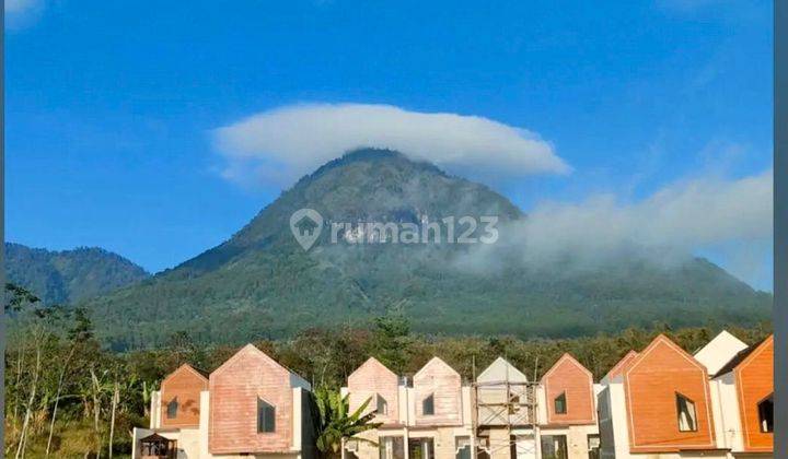 Villa Minimalis 2 Lantai Kawasan Adem Panderman Batu 2