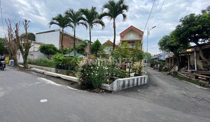 Tanah Ada Bangunan Lama Dekat Jalan Raya Sulfat Ciliwung 2