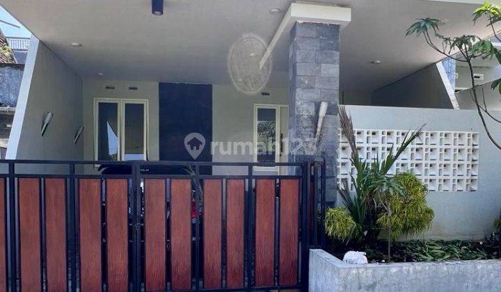 Rumah Bagus Interior Modern Villa Bulit Sengkaling Dekat Batu 1