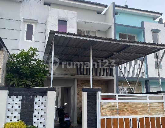 Murah! Rumah Modern 2 Lantai De Banna Residen