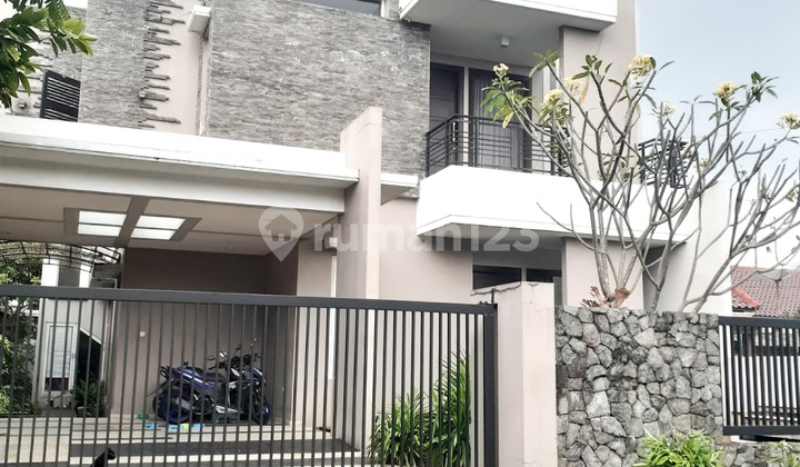 Rumah Mewah 2 Lantai Kawasan Sukarno Hatta