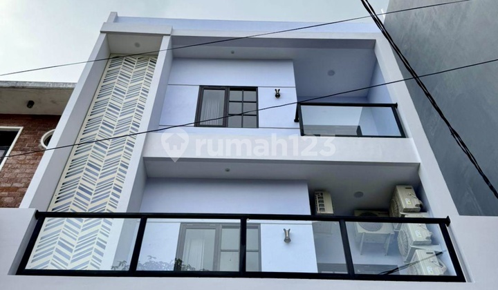 Rumah Kos Eksklusif Dekat Boulevard Sukarno Hatta Rumah Kos Eksklusif Dekat Boulevard Sukarno Hatta