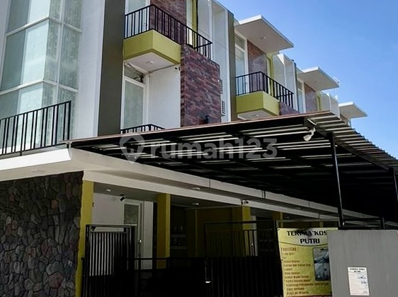 Rumah Kos Eksklusif Bunga-bunga Soekarno Hatta