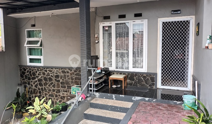 Strategic Ready-to-Use House Near Arjosari Terminal, Blimbing Strategic Ready-to-Use House Near Arjosari Terminal, Blimbing