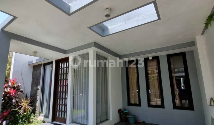 Rumah Modern Eksklusif Permata Jingga West Area 2